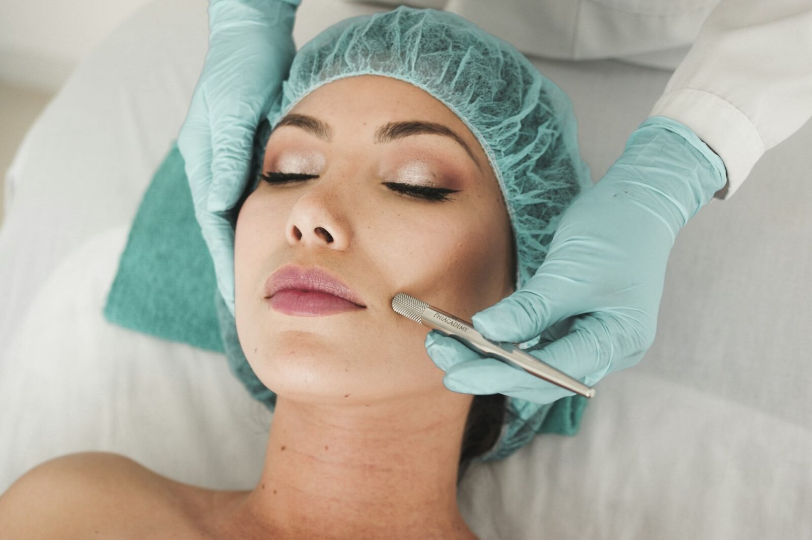 Trattamento skincare professionale al viso